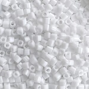 Toho Cube 1,5mm Opaque White
