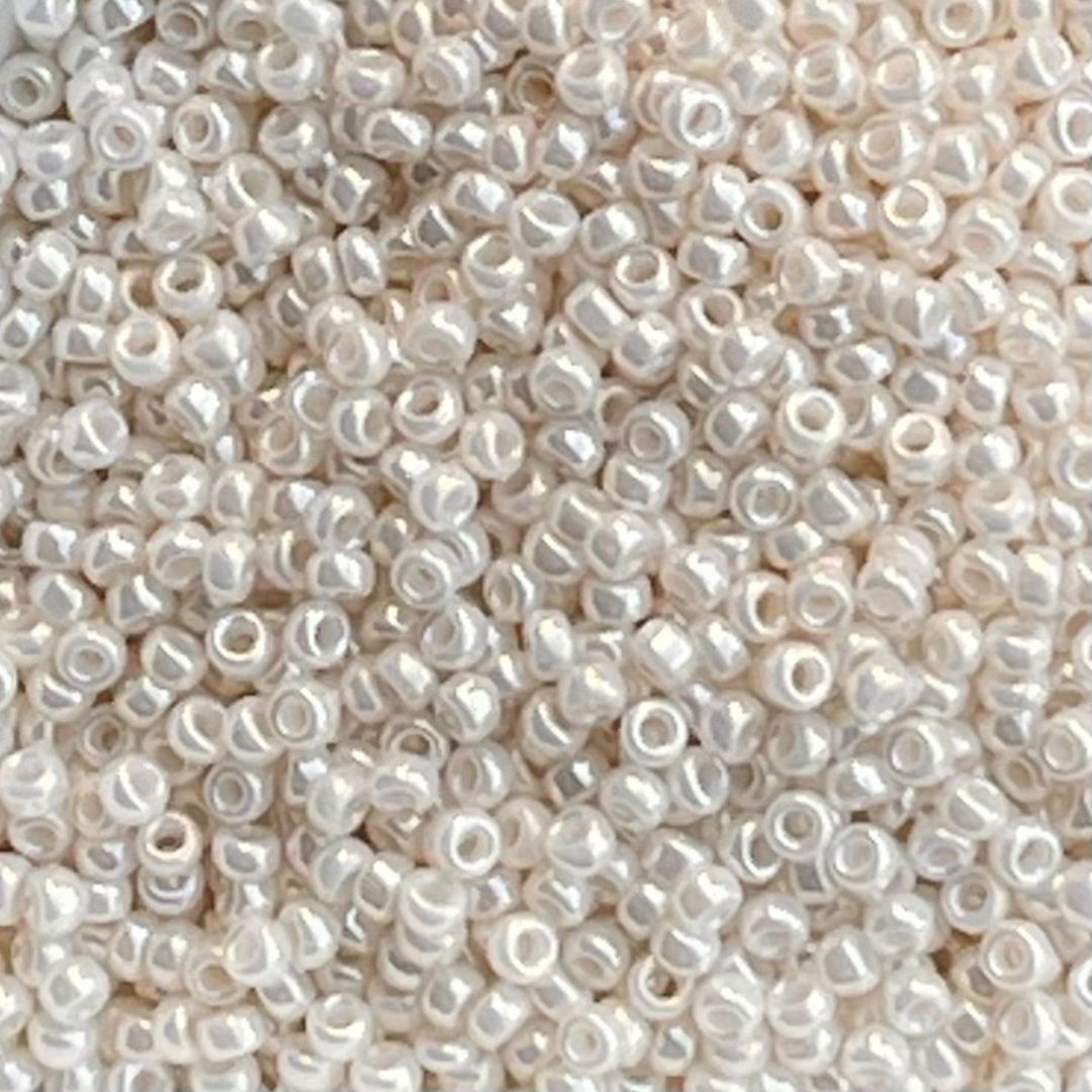 Rocalla #15 Seed Bead Ivory Ceylon - Image 1