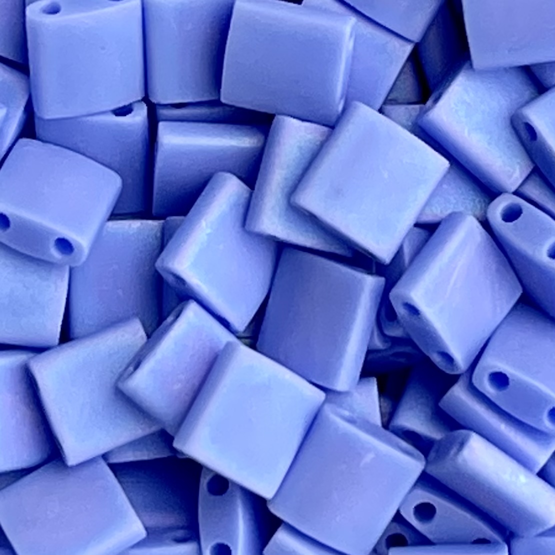 Tila Bead 5mm Matte Opaque Periwinkle AB - Image 1