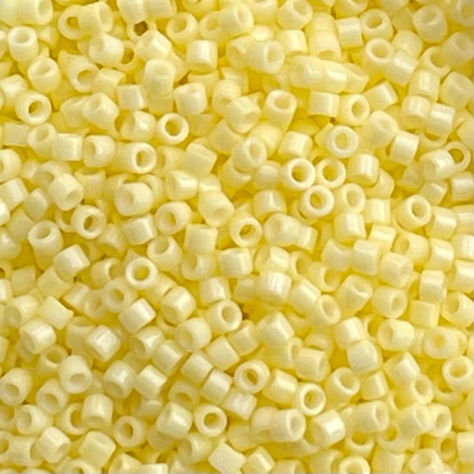 Delica Bead Duracoat Opq Lemon Ice