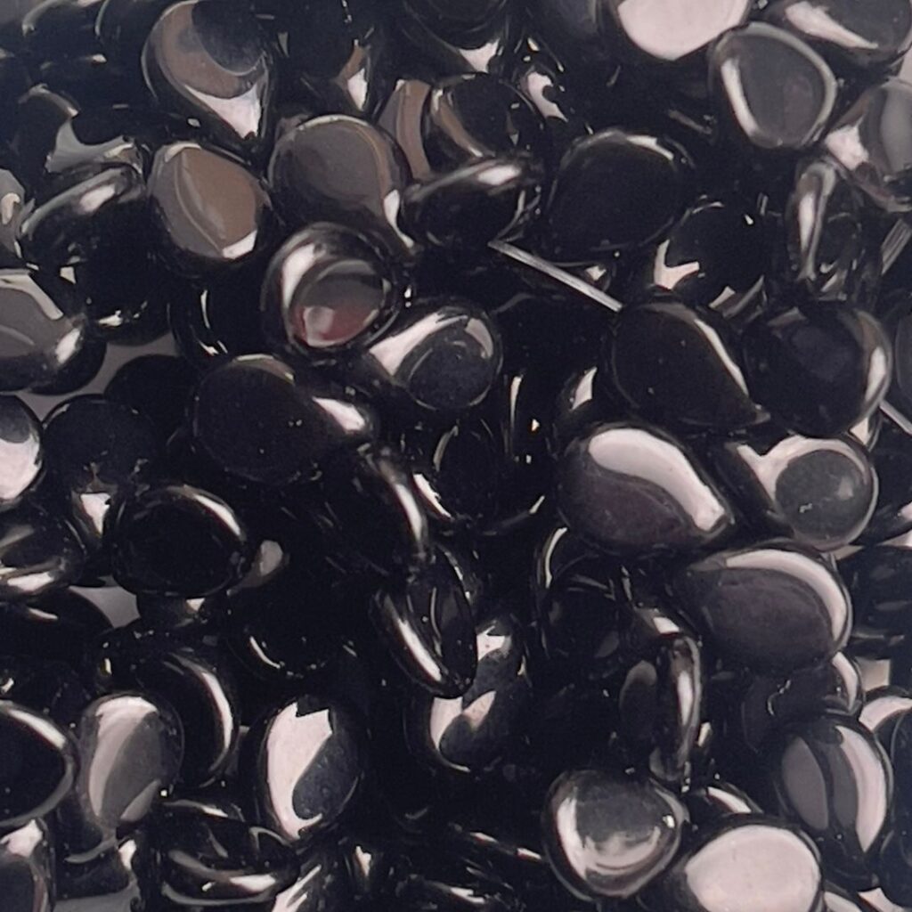 PIP 5x7mm Black Opaque 69Bds/Str