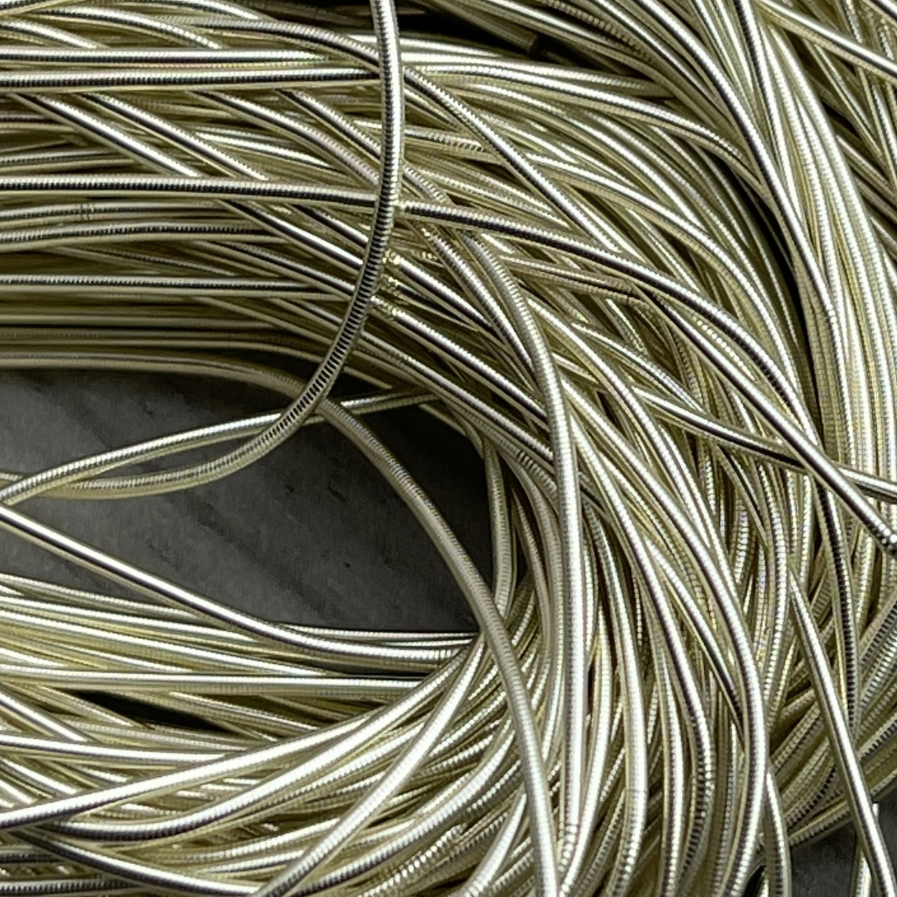 French Wire Champagne - Medium (.9mm) x 4,5 grs - Image 1
