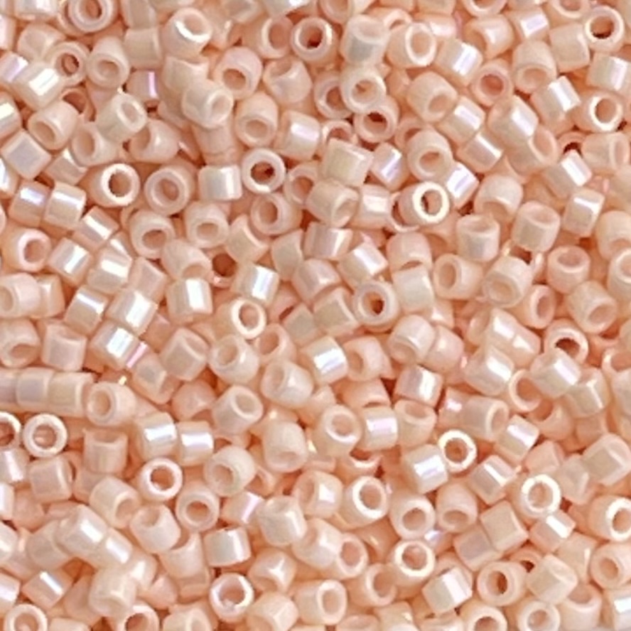 Delica Bead Opaque Lt Peach AB