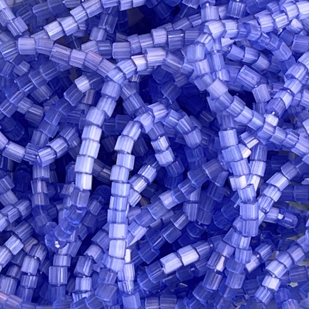 Czech Seed Beads 10/0 2Cut Satin Purple Solgel - Image 1