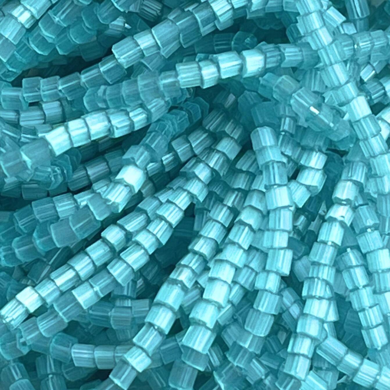 Czech Seed Beads 10/0 2Cut Satin Turquoise Solgel - Image 1