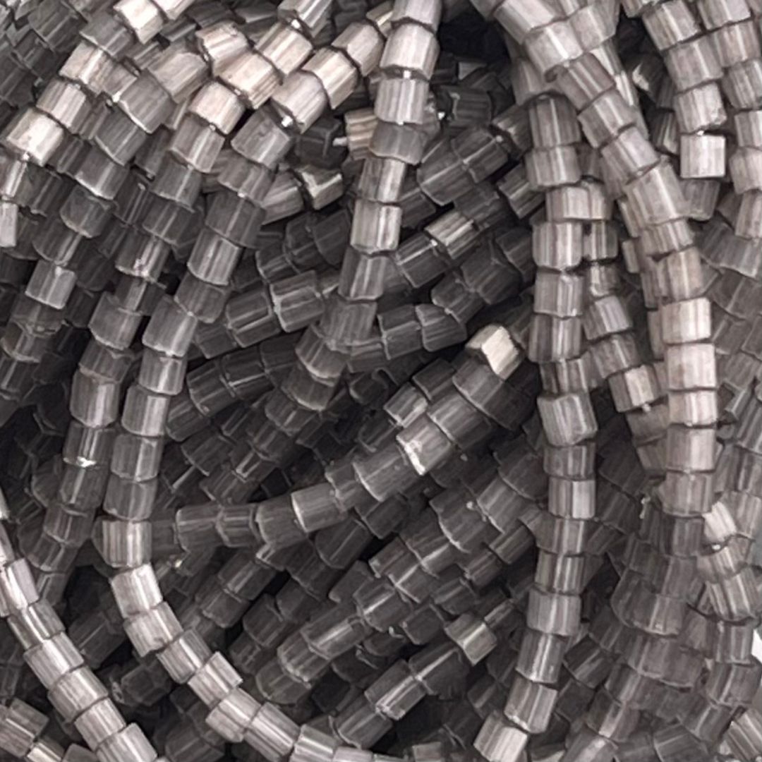 Czech Seed Beads 10/0 2Cut Satin Grey Solgel - Image 1