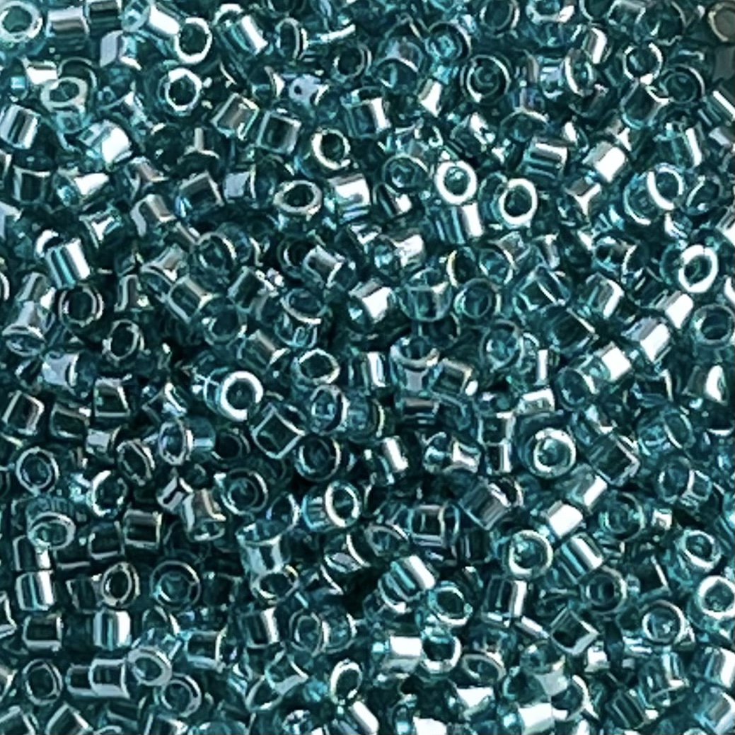Delica Bead Transparente Caribbean Teal Luster - Image 1