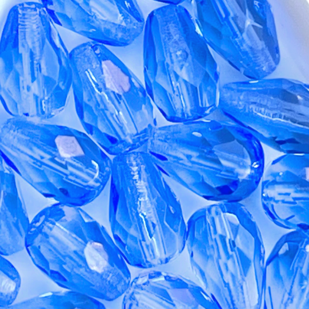 Drop 10x7 mm Lt Sapphire Faceted Polished x 50 und