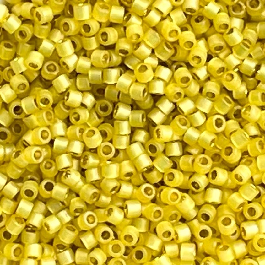 Delica Bead SilverLined Duracoat S/F Citron