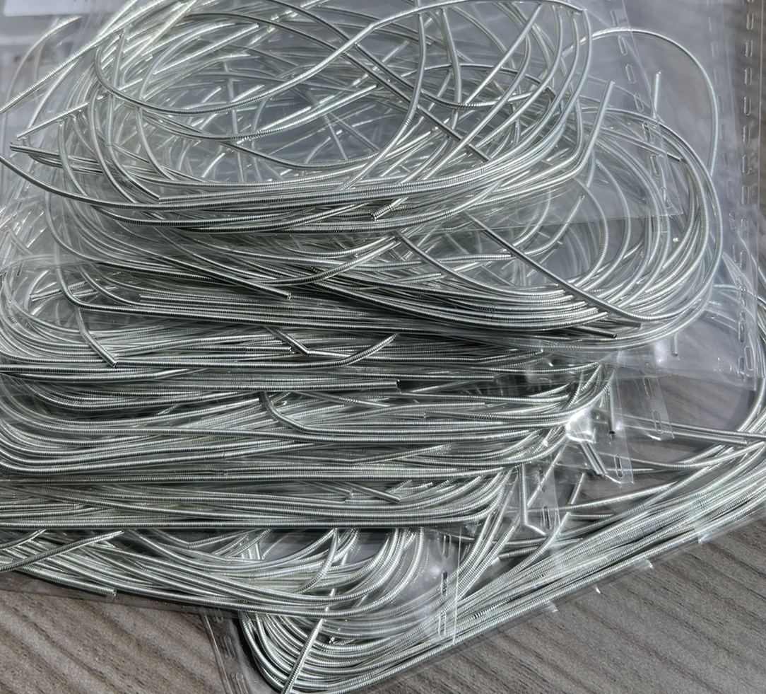 French Wire Silver - Medium (,9 mm) x 4,5 grs - Image 1