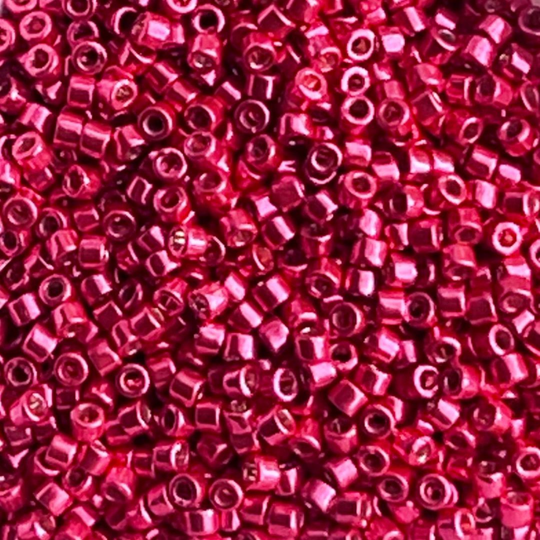 Delica Bead Duracoat Galvanized Lt Cranberry - Image 1