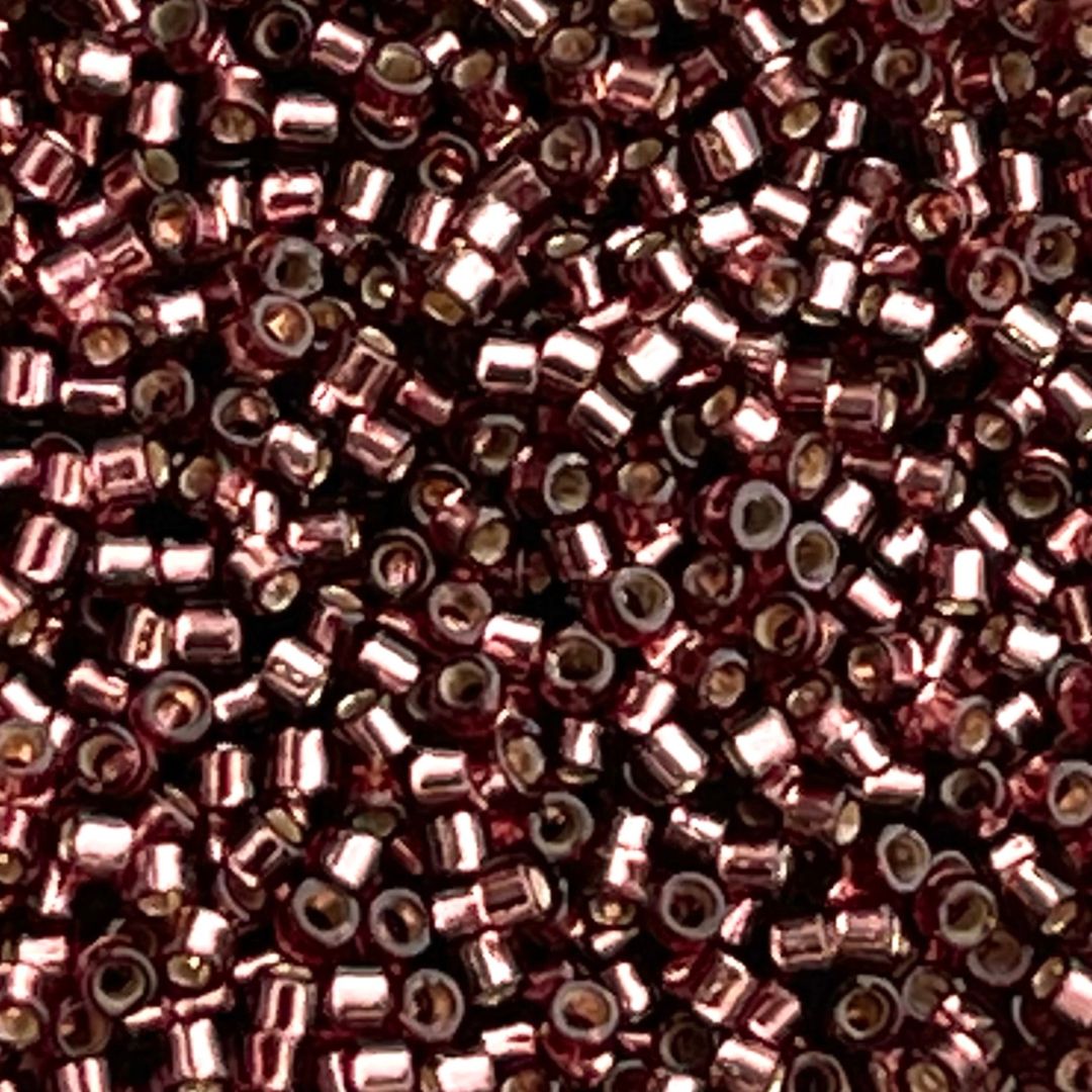 Delica Bead S/L Duracoat Raisin - Image 1