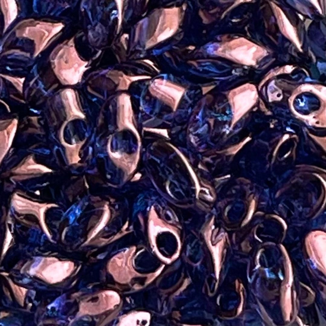 Long Magatama Violet Gold Luster - Image 1