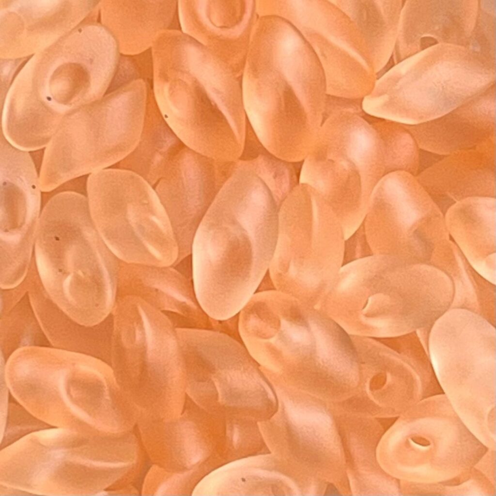 Long Magatama Matte Transparent Pale Lt Peach