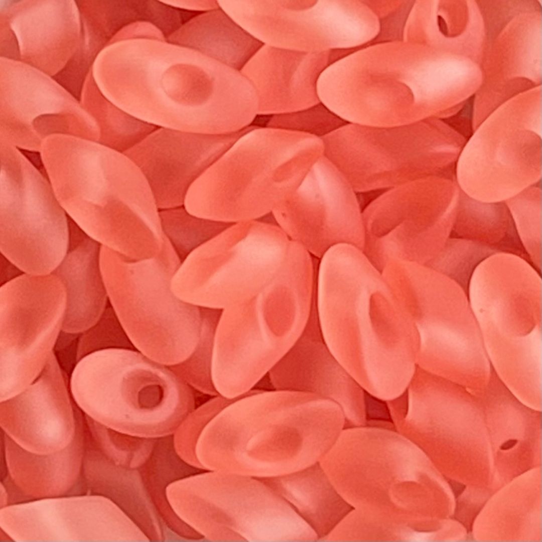 Long Magatama Matte Transparent Pale Rose - Image 1