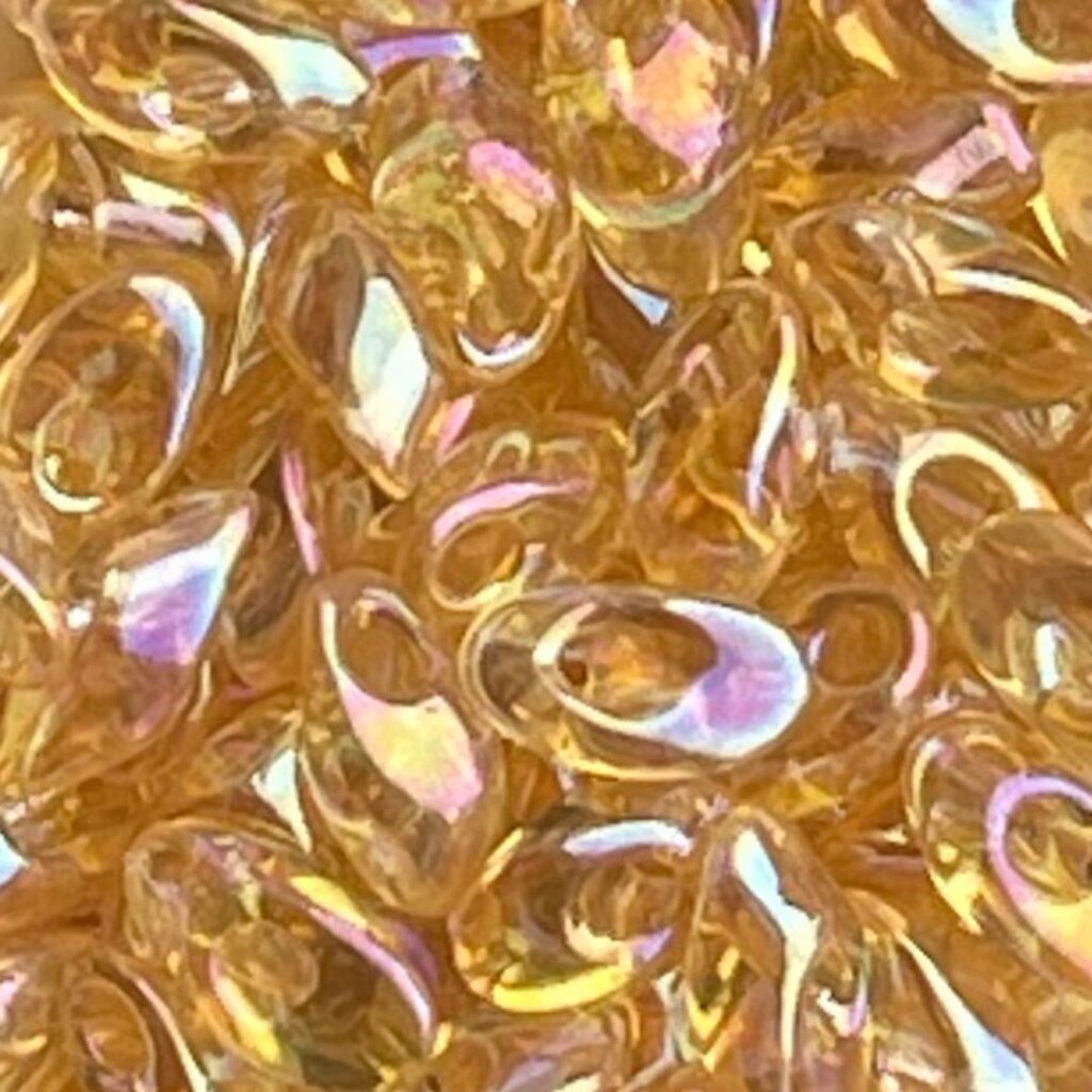 Long Magatama Light Topaz AB