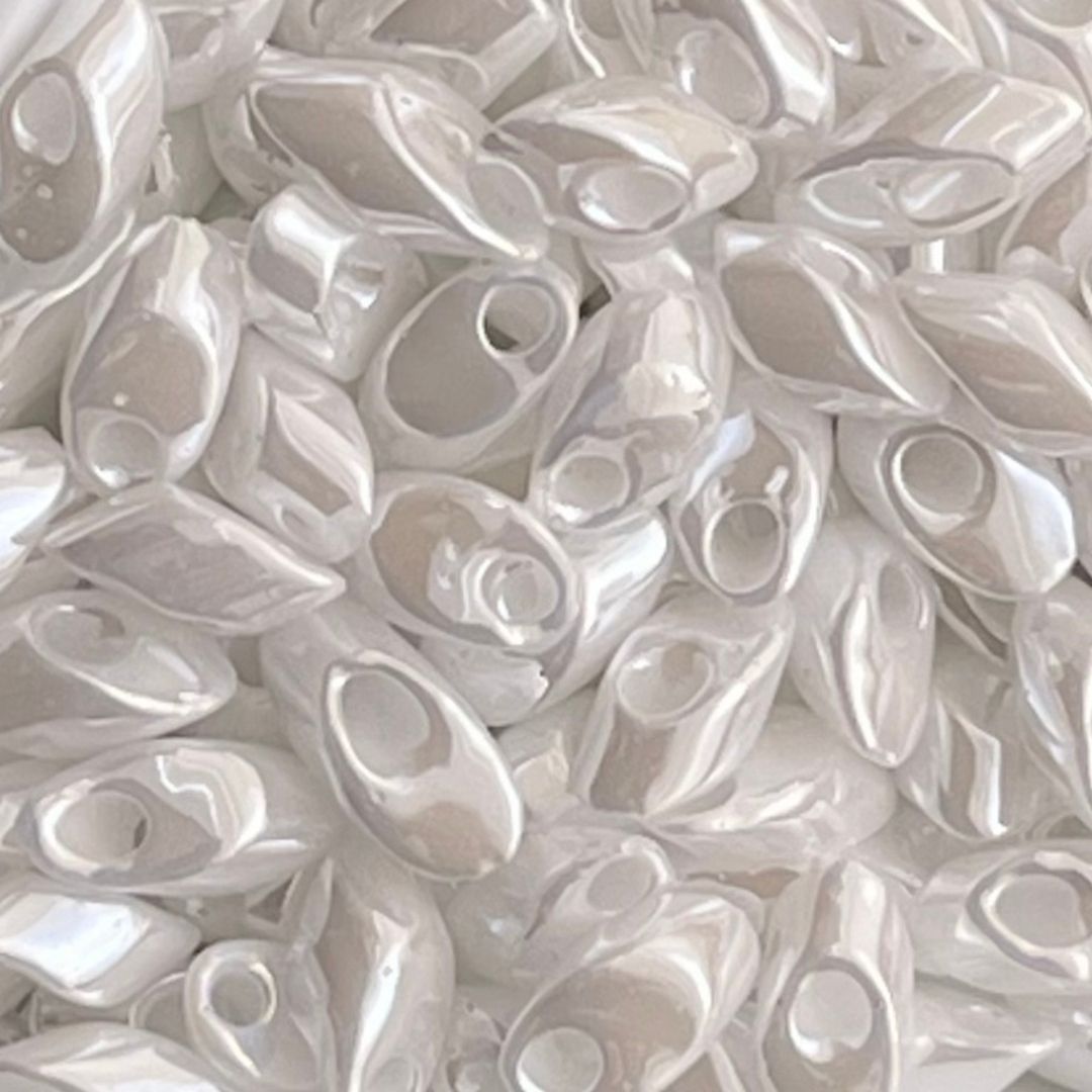 Long Magatama White Pearl Ceylon - Image 1