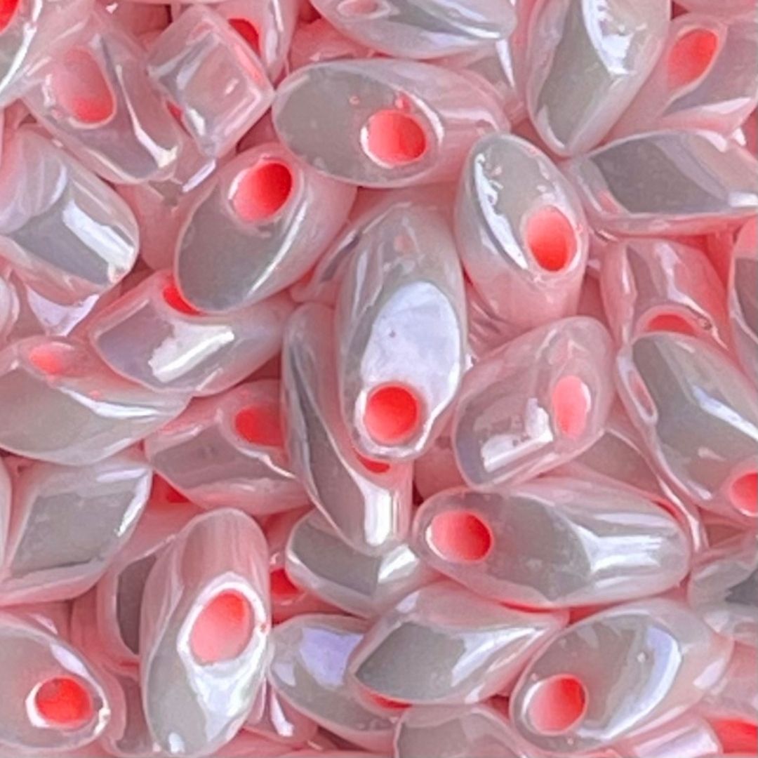 Long Magatama White Pink - Image 1