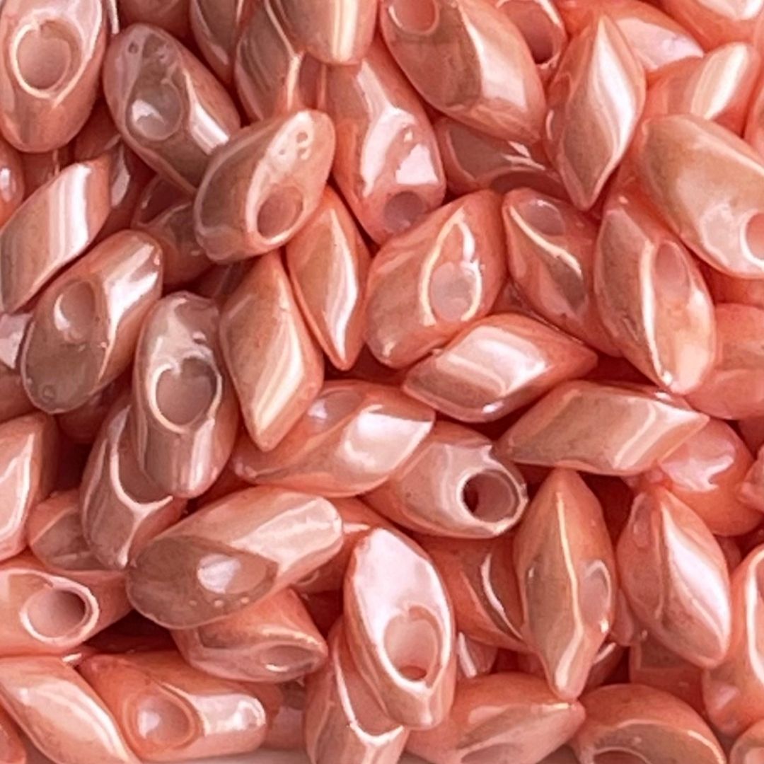 Long Magatama Opaque Salmon - Image 1