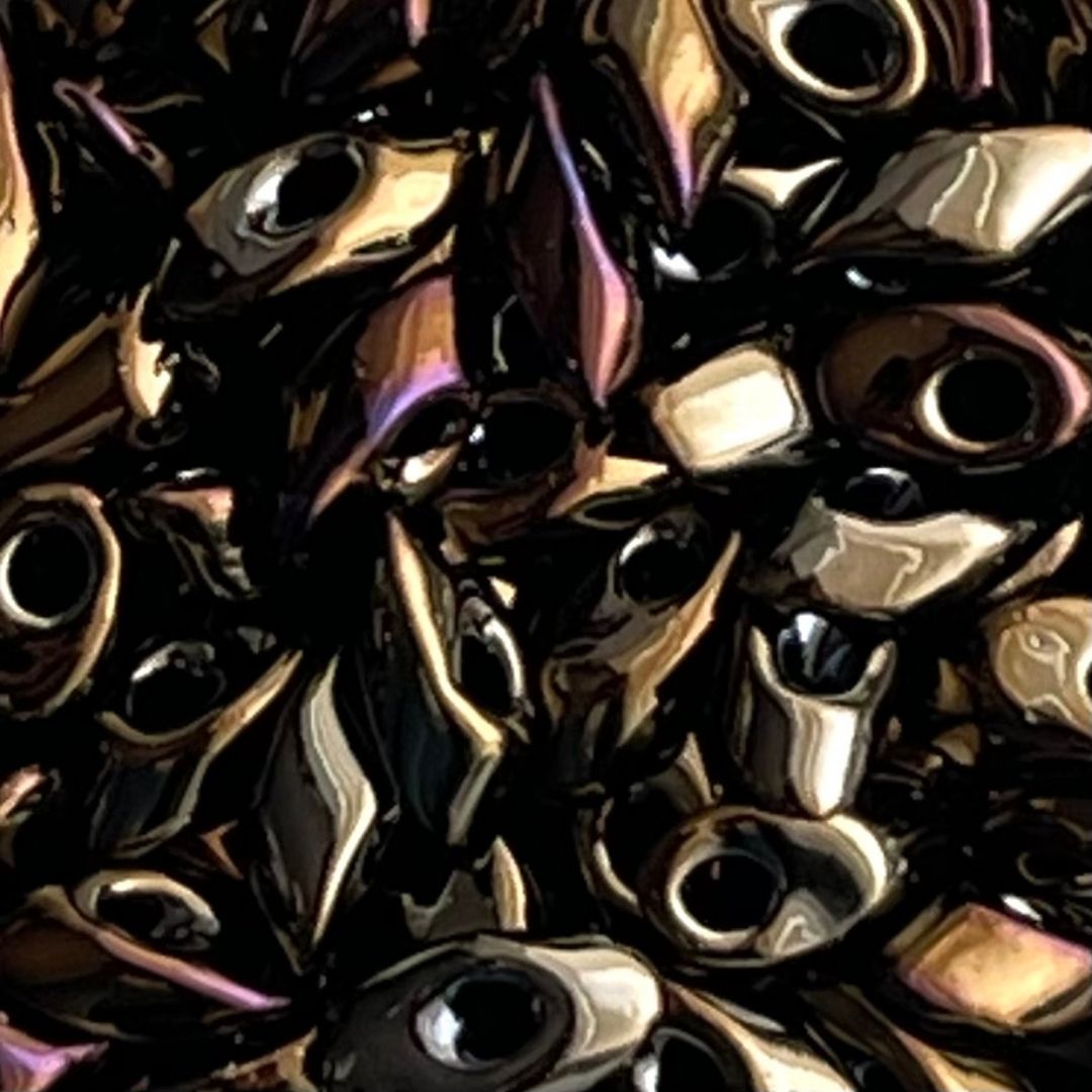 Long Magatama Metallic Brown Iris - Image 1