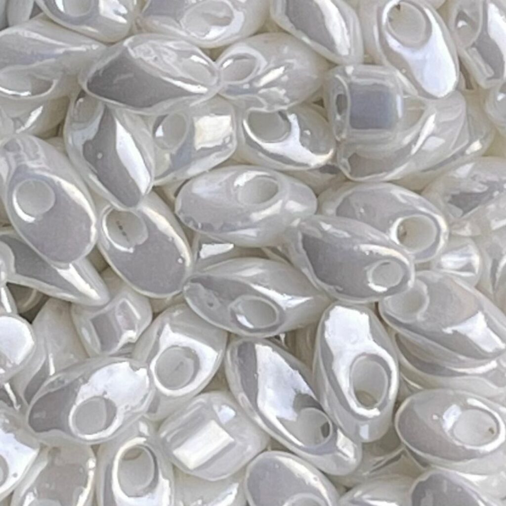 Long Magatama White Ceylon