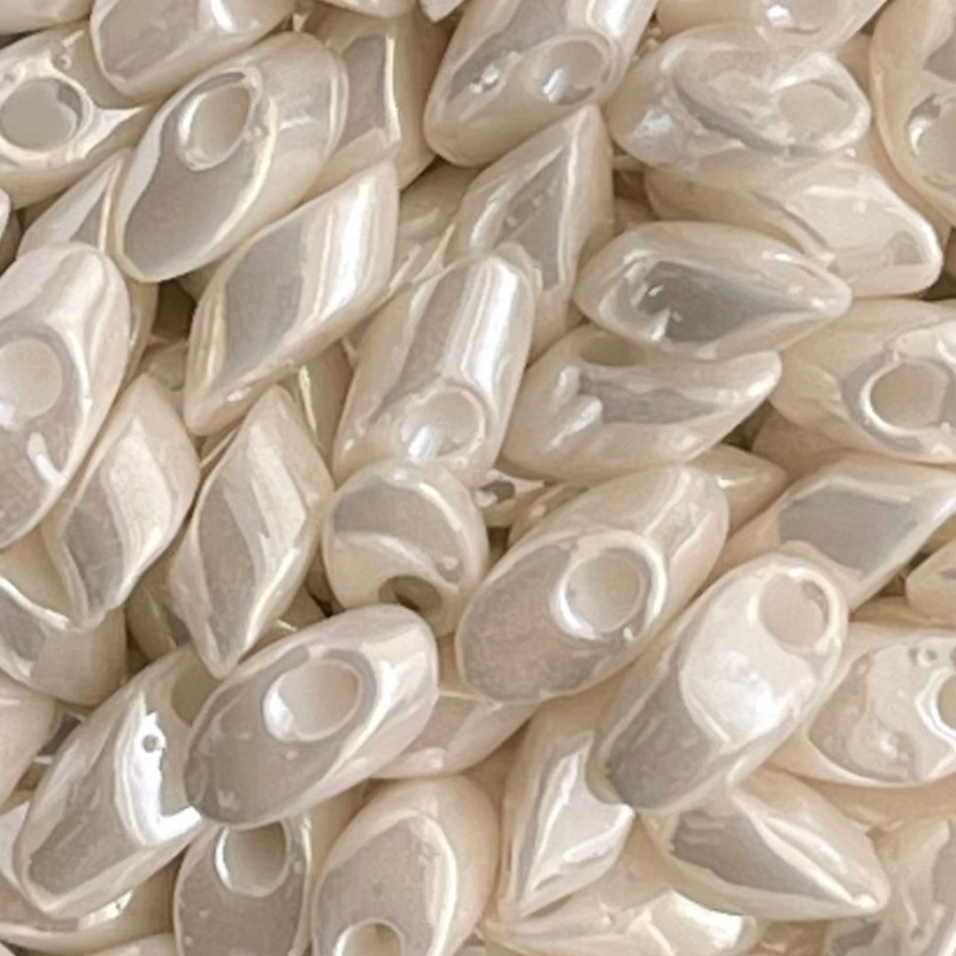 Long Magatama Ivory Ceylon - Image 1