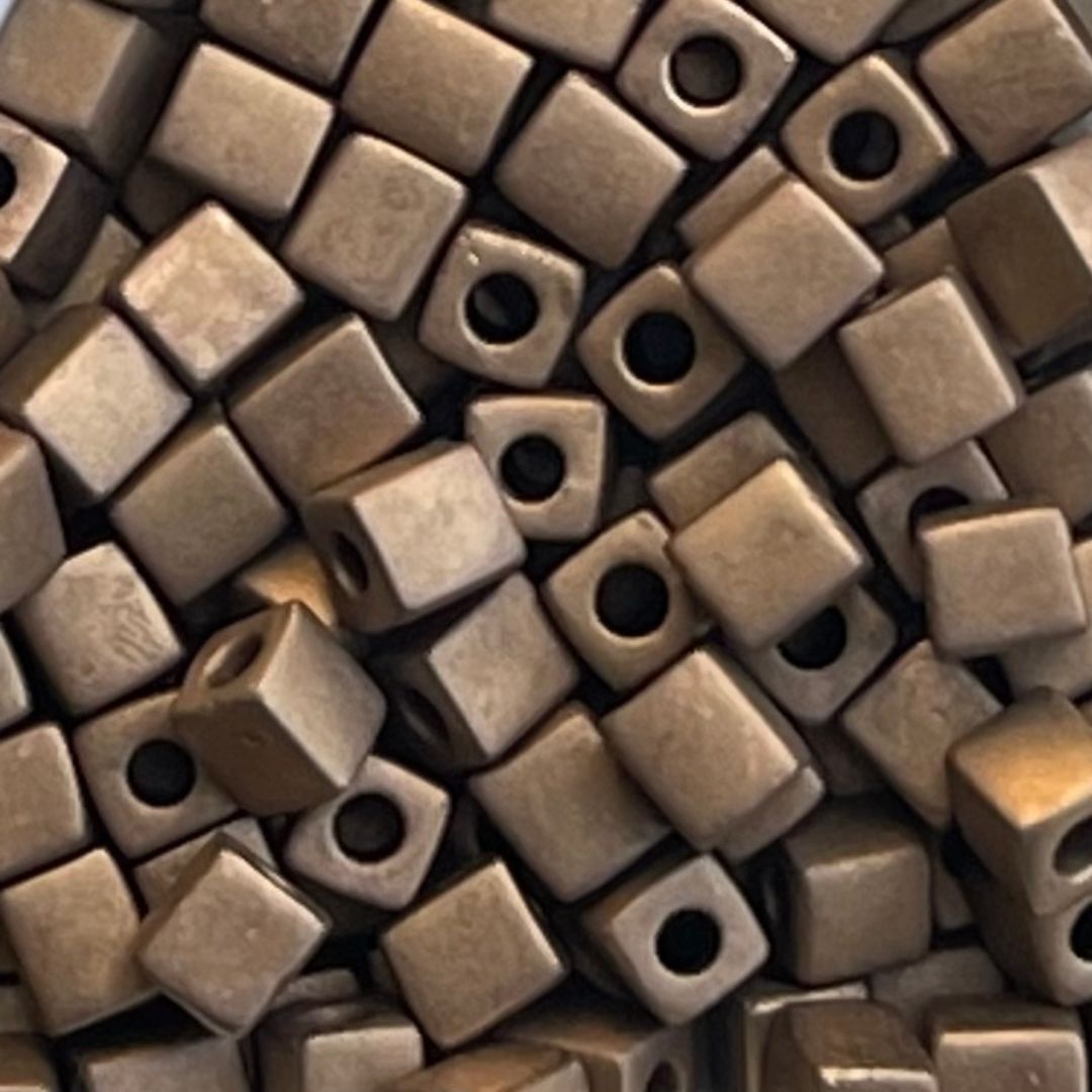 Square 4mm Matte Metallic Dk Bronze - Image 1