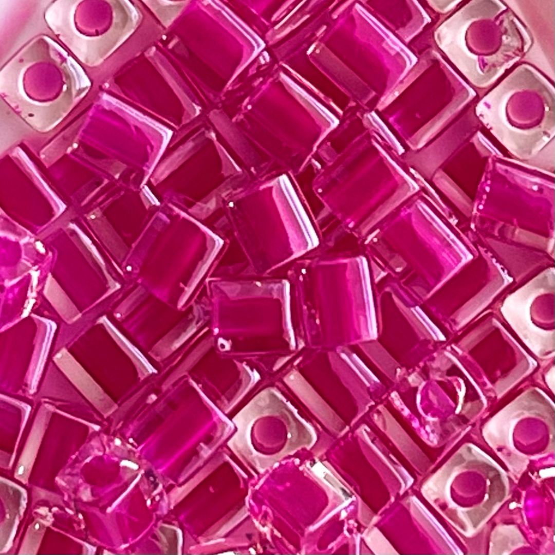 Square 4mm Transparent Color Lined Fuchsia - Image 1