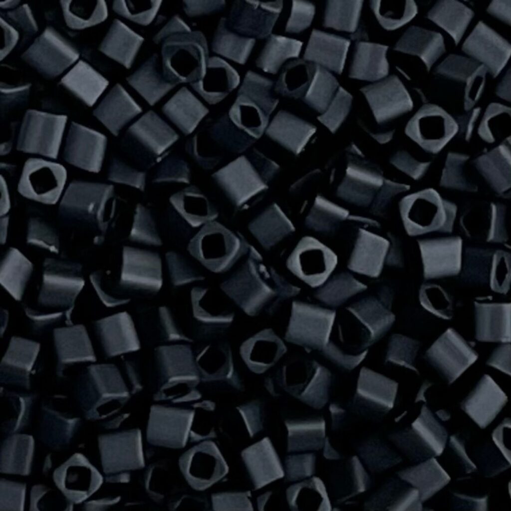 Toho Cube 1,5mm Opaque-Frosted Jet