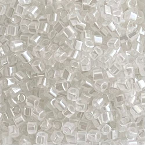 Toho Cube 1,5mm Ceylon Snowflake