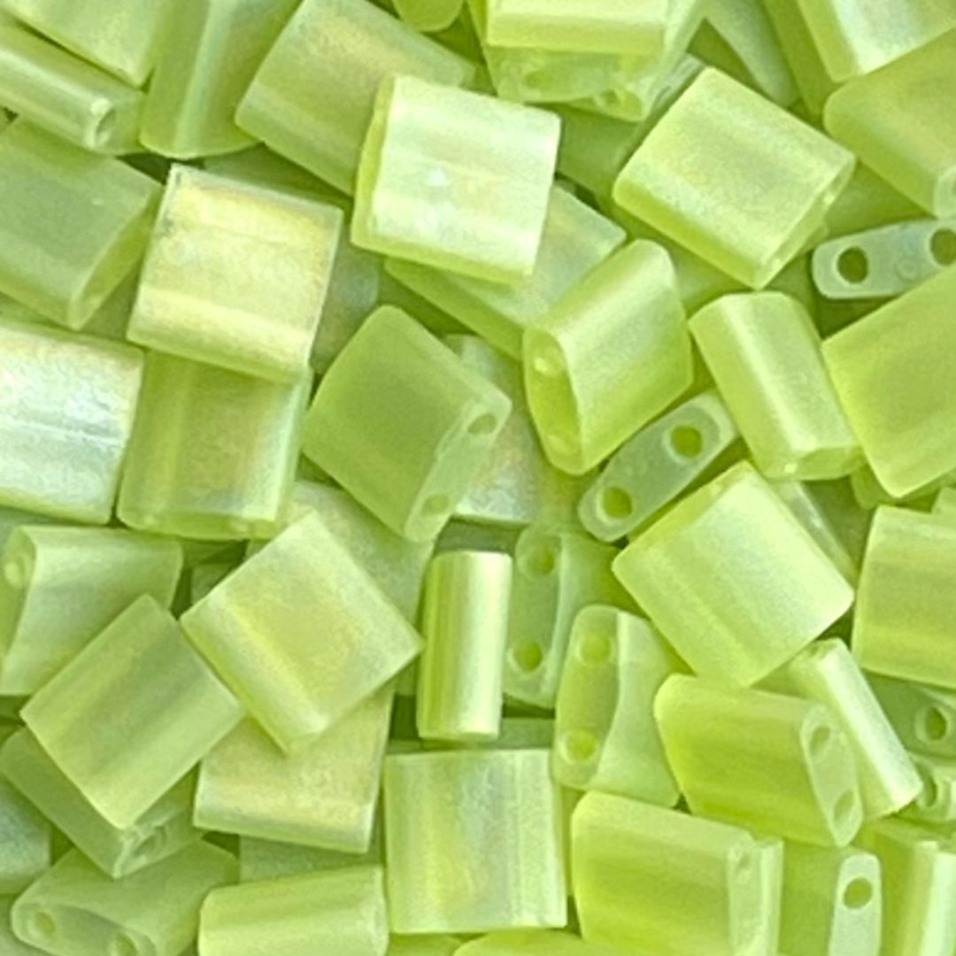 Tila Bead 5mm Matte Transparent Chartreuse AB - Image 1