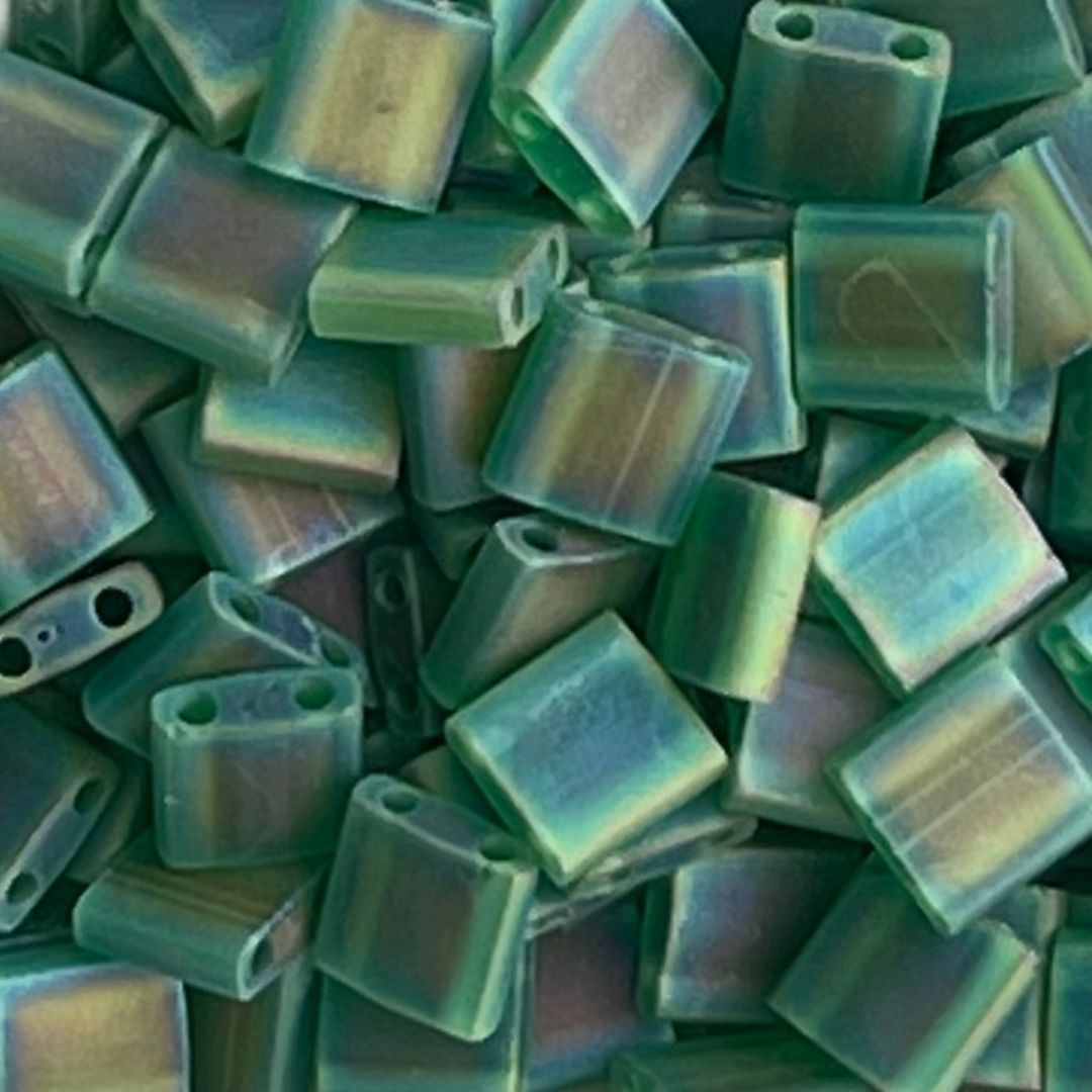 Tila Bead 5mm Matte Transparent Green AB - Image 1