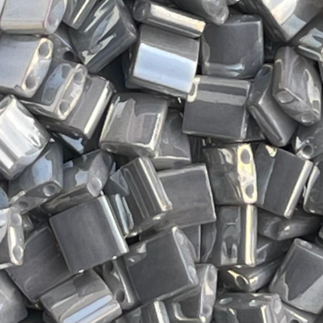 Tila Bead 5mm Galavanized Gray Luster - Image 1
