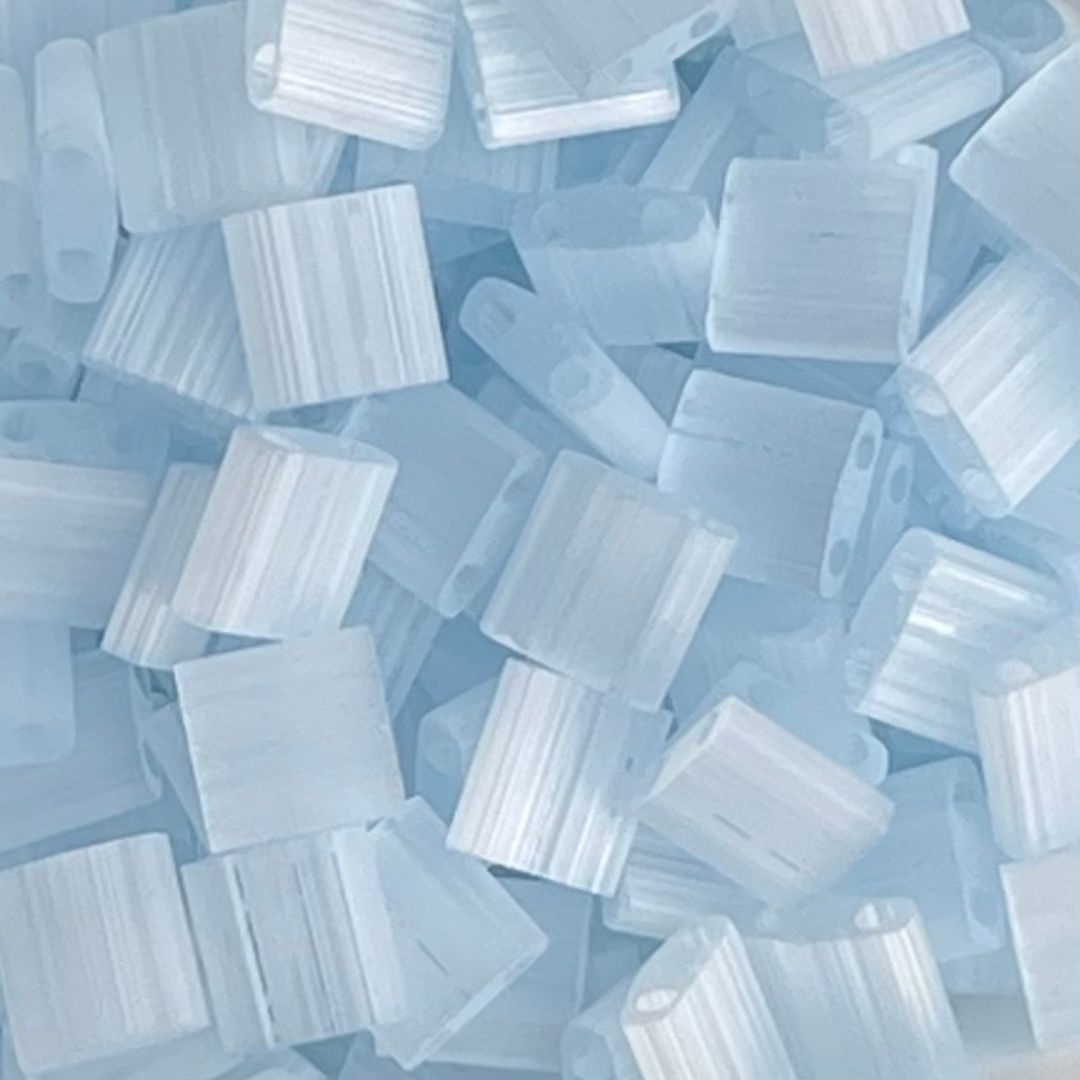 Tila Bead 5mm Silk Pale Light Blue - Image 1