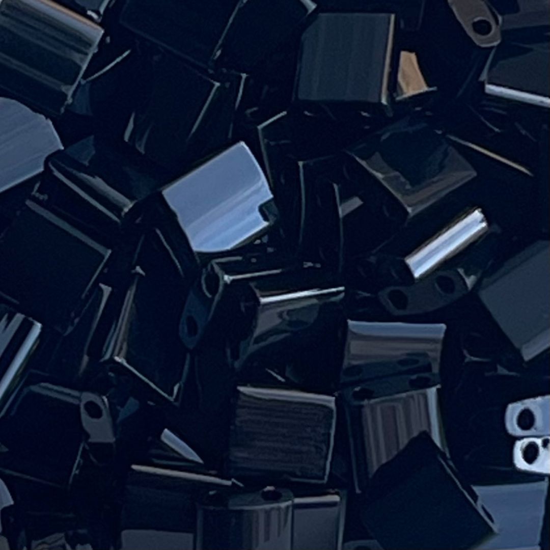 Tila Bead 5mm Opaque Black - Image 1