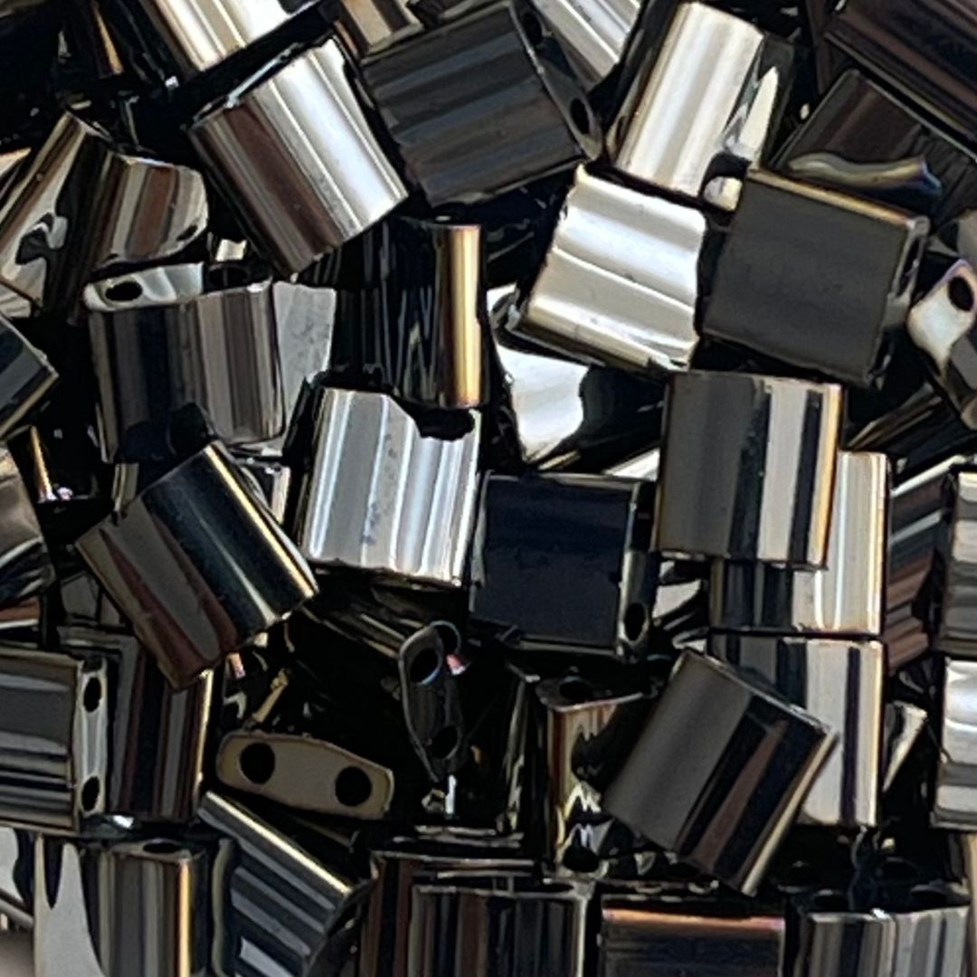 Tila Bead 5mm Lt Gunmetal - Image 1