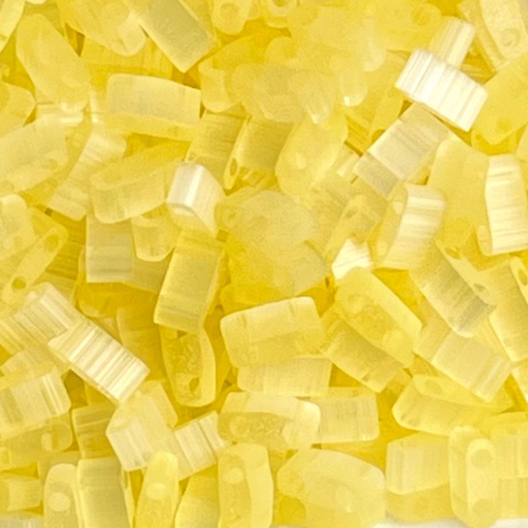 Half Tila Silk Pale Yellow - Image 1