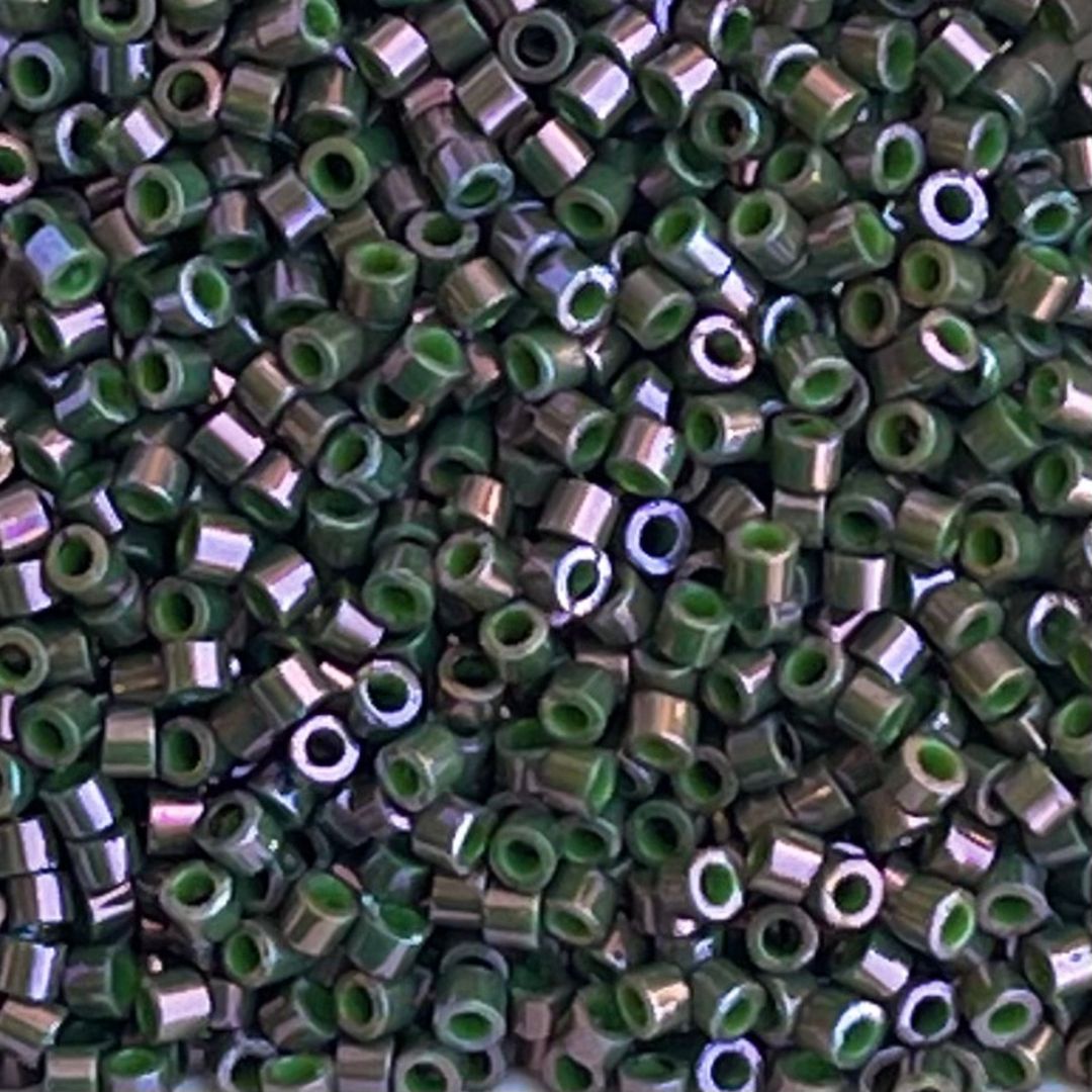 Treasure Opaque Olive-Amethyst Luster Rainbow x 10 grs - Image 1